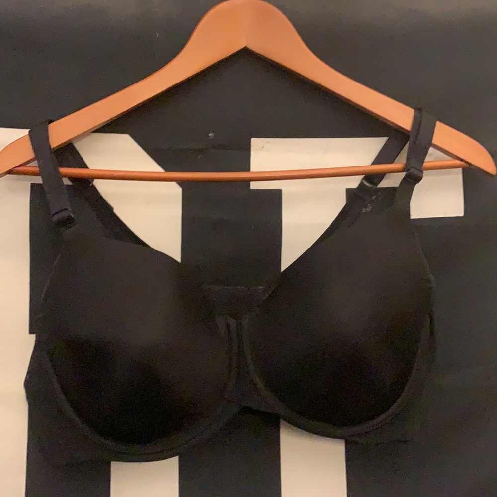 NWOT Wacoal# 85321 black bra. Sz 42C retail $68.00